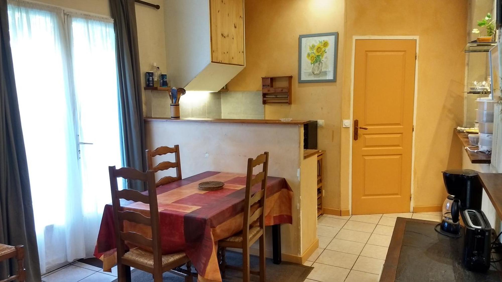 Logement Tranquille Et Frais Proche Gare Au Rdc Saumur Exterior foto